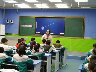 廬江縣城北小學(xué)開展“同課異構(gòu)”交流研討活動